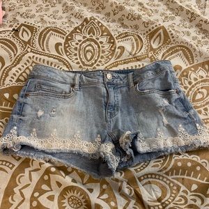 Aeropostale Tokyo Darling Light Wash Shorts